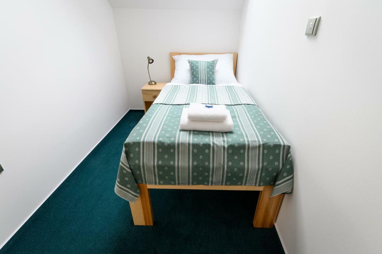 Vencluv Statek Hotel Javornice Eksteriør billede
