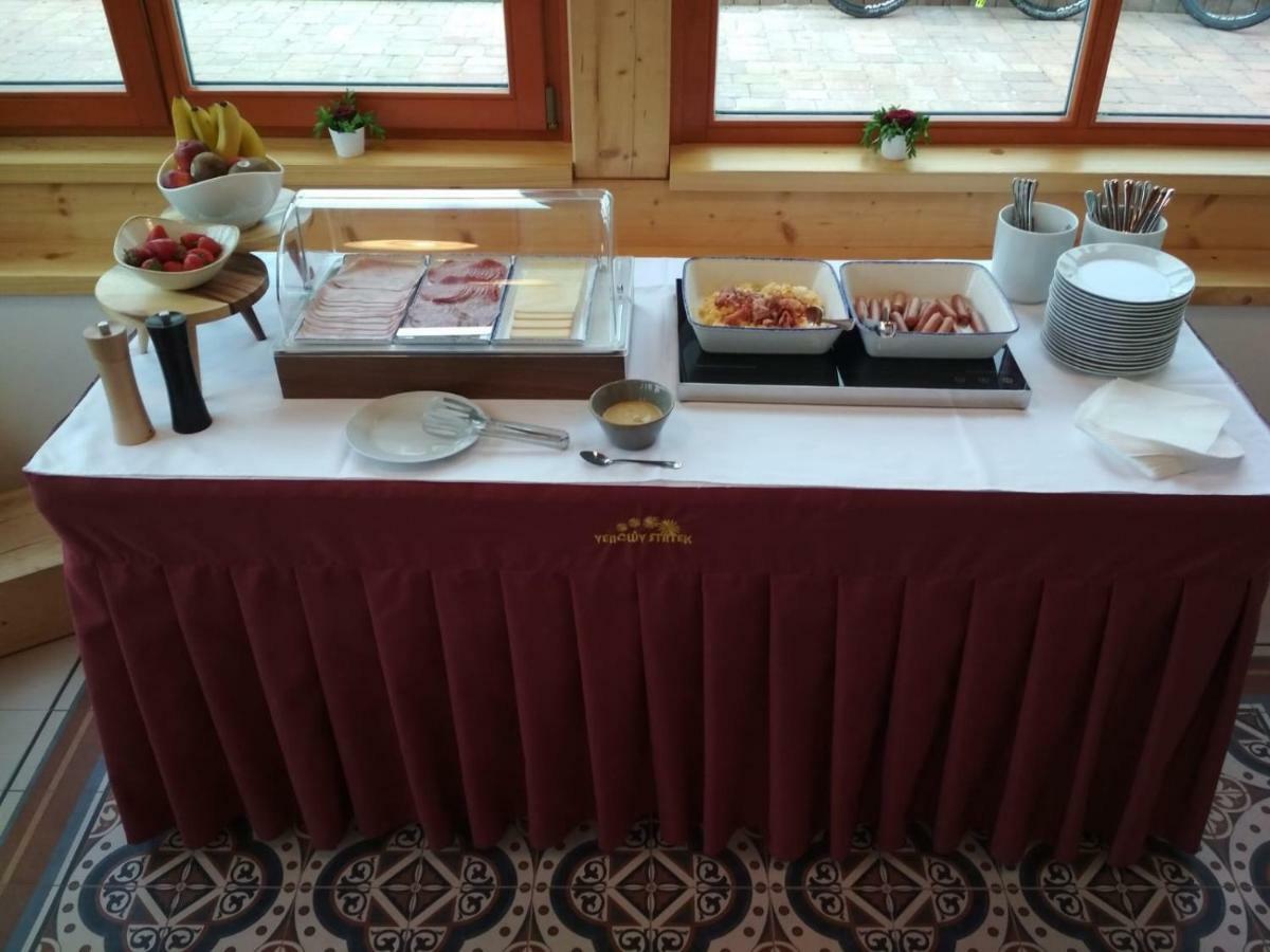 Vencluv Statek Hotel Javornice Eksteriør billede